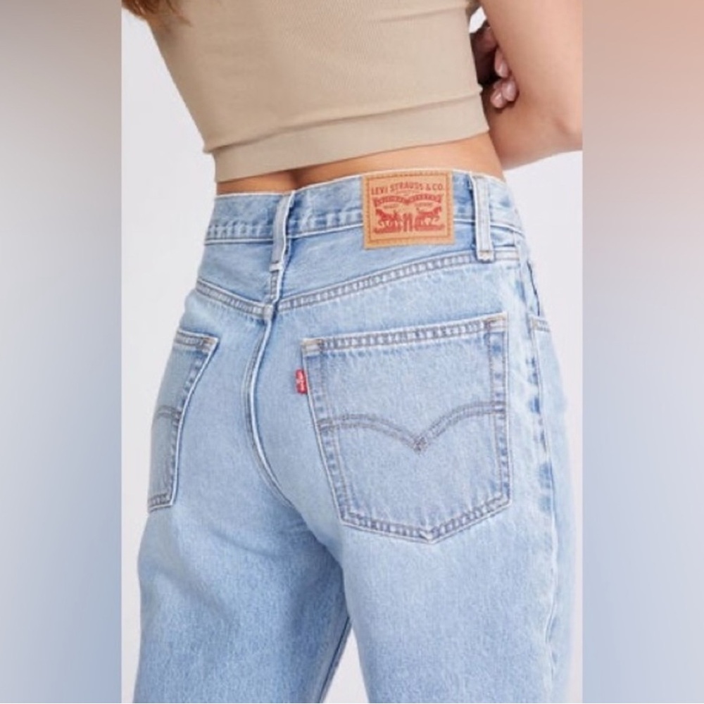 Levis 94 Baggy Women's Jeans Size 26 Light Wash Denim High Rise Relaxed Fit - Picture 6 of 7